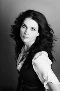 [تصویر: julia-ormond.jpg]